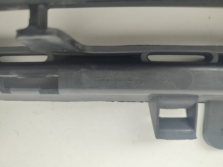 Kratka Dolna zderzaka Przód Peugeot 2008 16r Oryginał