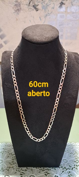 Corrente fio em prata contrastada.