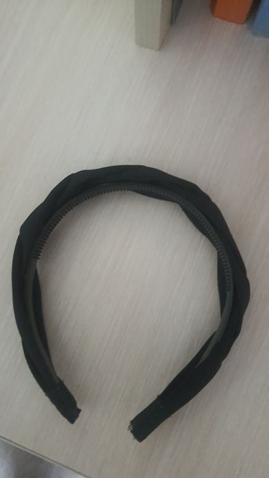 Дуже красиві обручі Ціна за 3 шт різні обручі 1 з блискітками 2 з котя