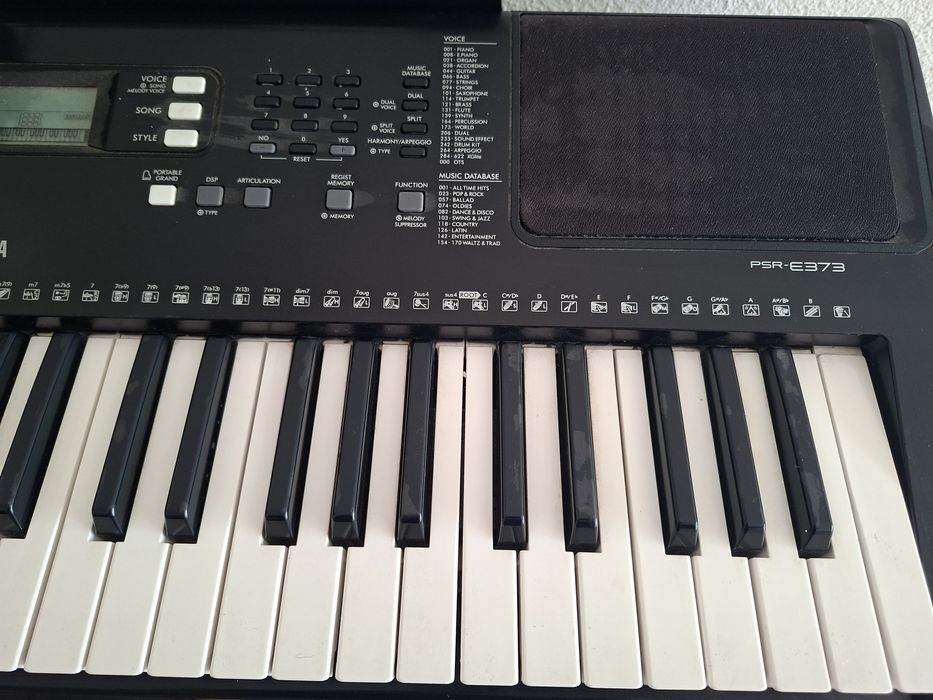 Piano Yamaha  PSR-E373