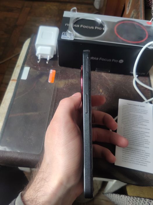 Смартфон Nubia Focus pro 5G 8/256