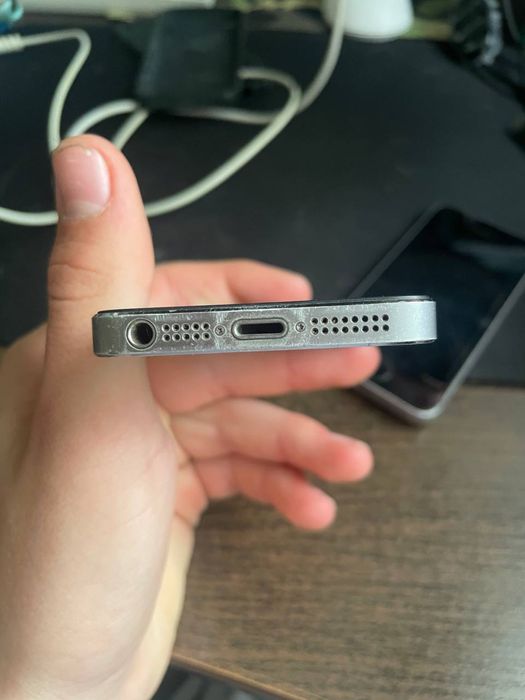 2 iphone 5s на запчастини