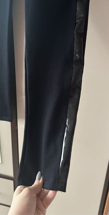 Spodnie z lampasami nowe M 38