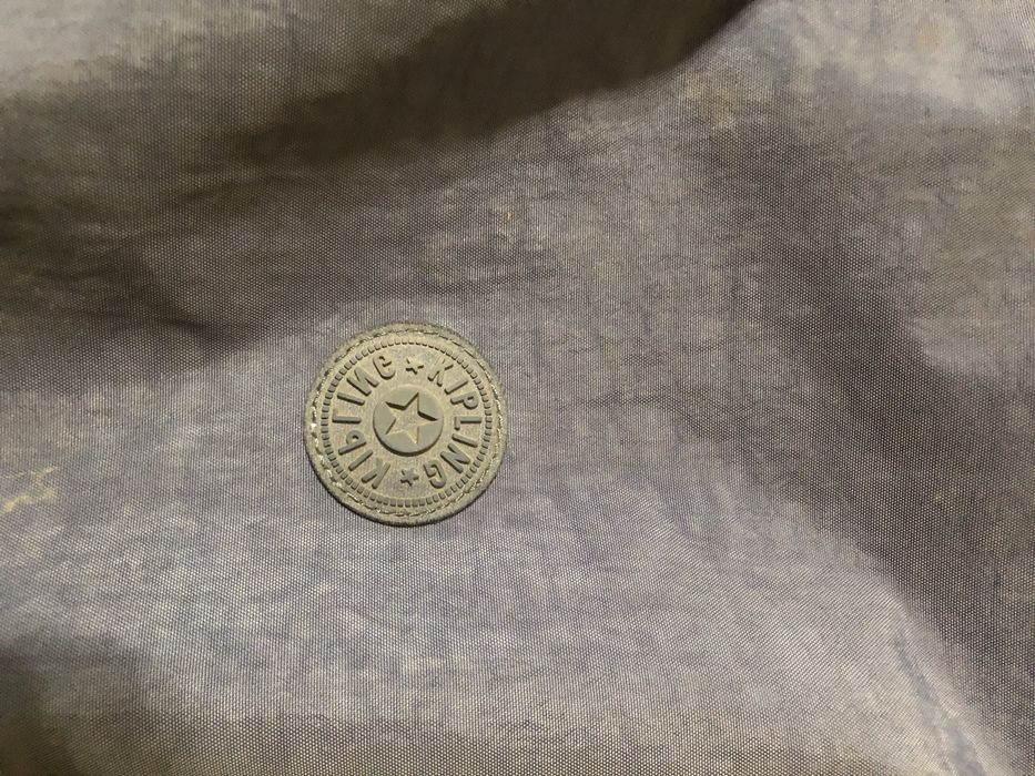 Продам не большую дорожную сумку на колесах