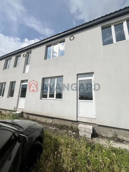 Продаж 2-поверхового таунхаусу