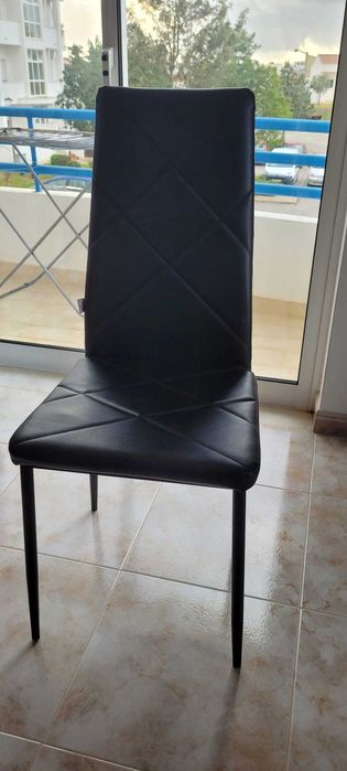 Cadeira Preta de Ferro