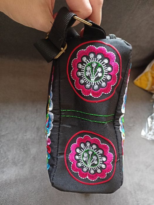 Kolorowa haftowana torebka nowa