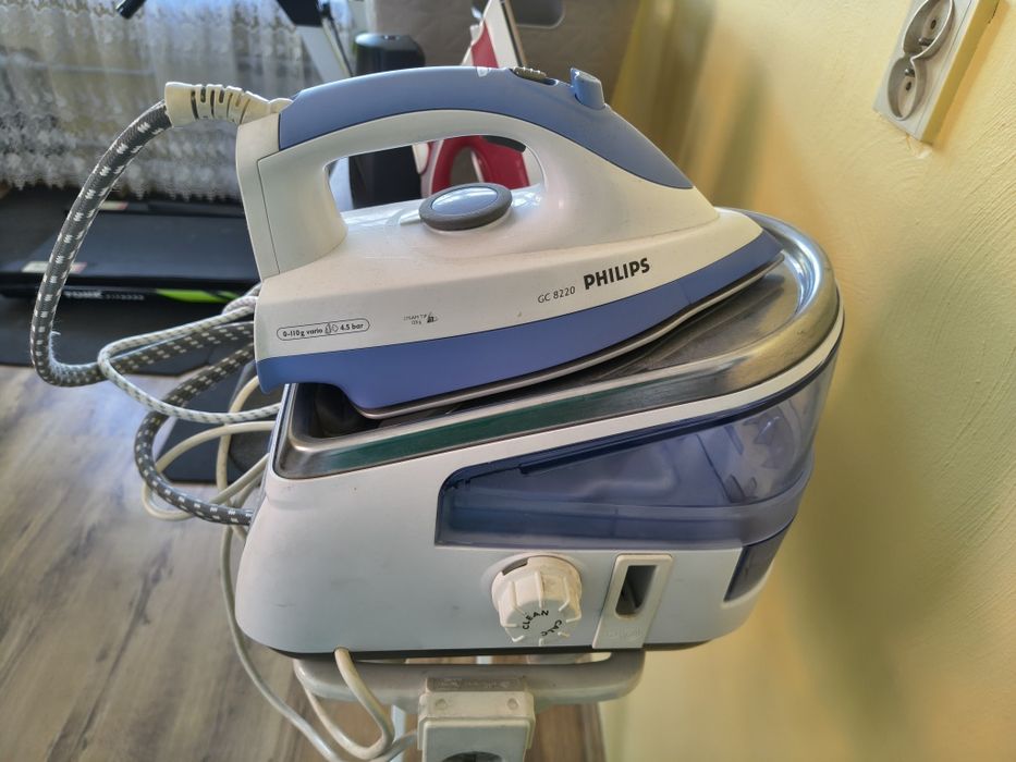 Żelazko parowe Philips ze stacją stan b. Dobry