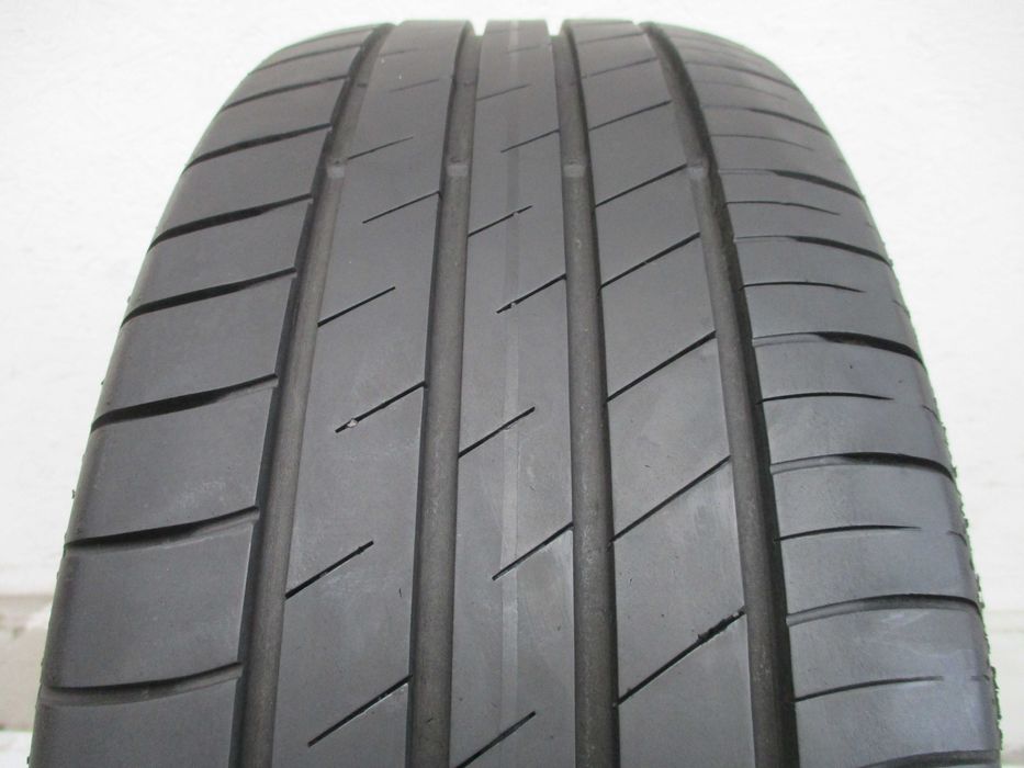 1x 215/60R16 Goodyear Efficient Grip Performance  5,8mm 21r.