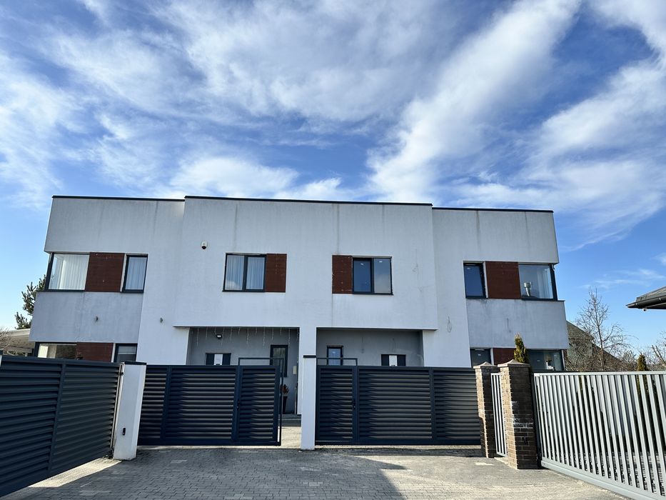 Продаж котедж приватний будинок особняк Львів Скнилів