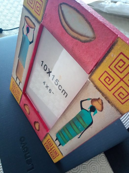 Porta retratos em madeira pintada64862631038593122