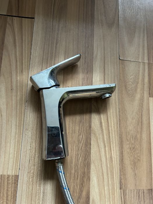 Змішувач для умивалька