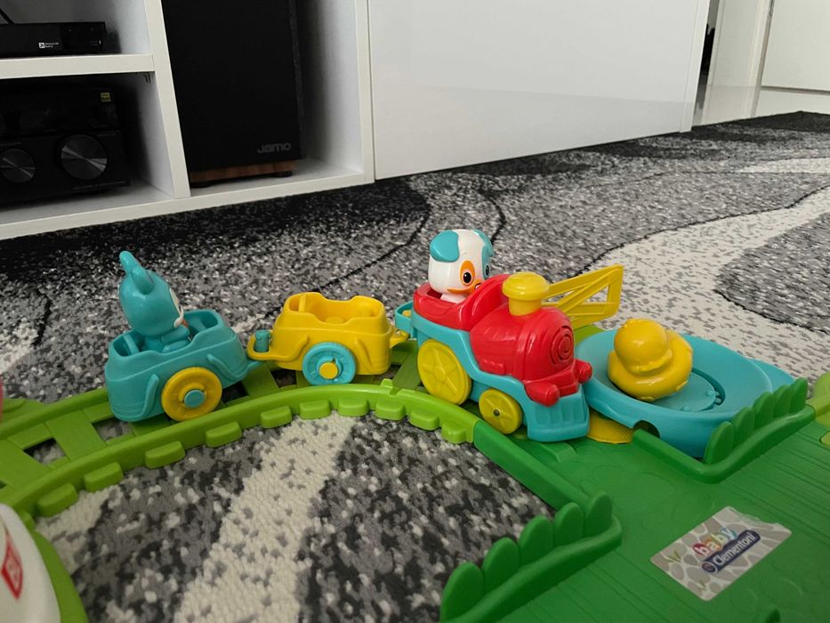 Clementoni - interaktywna ciuchcia (Pociąg Farmera)