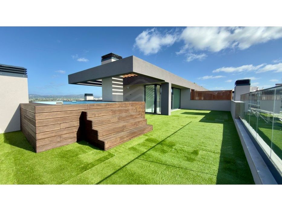 PenthouseT5, com vista mar e piscina na cobertura, Faro, Algarve