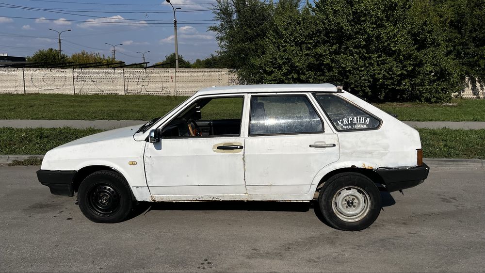 Продам хорошую машину