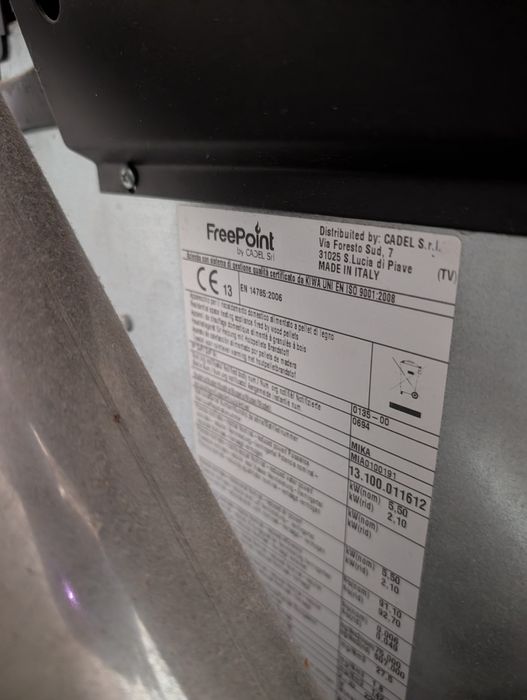 Salamandra 5.5kW Mika + aspirador cinzas + base em granito negro