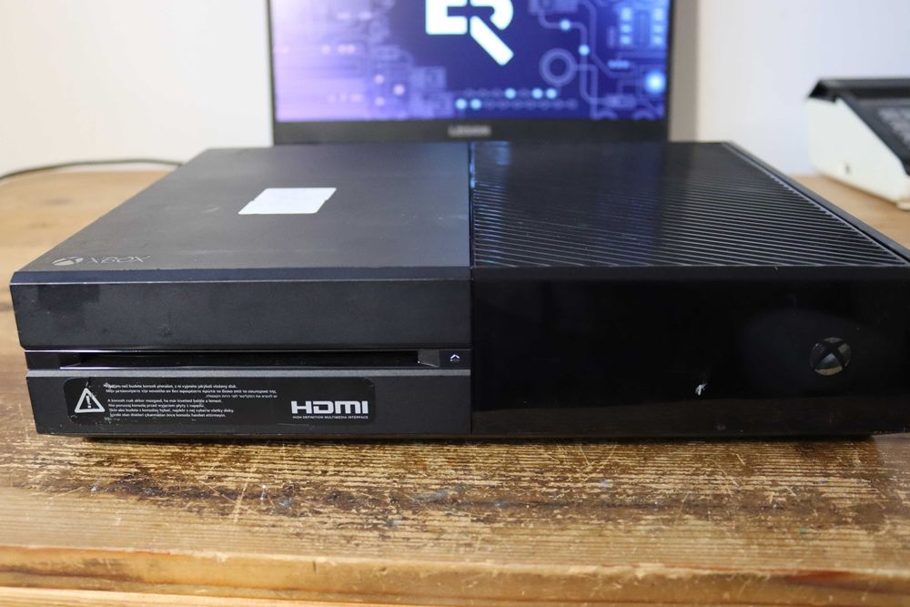 Konsola Xbox One czarny (4526)