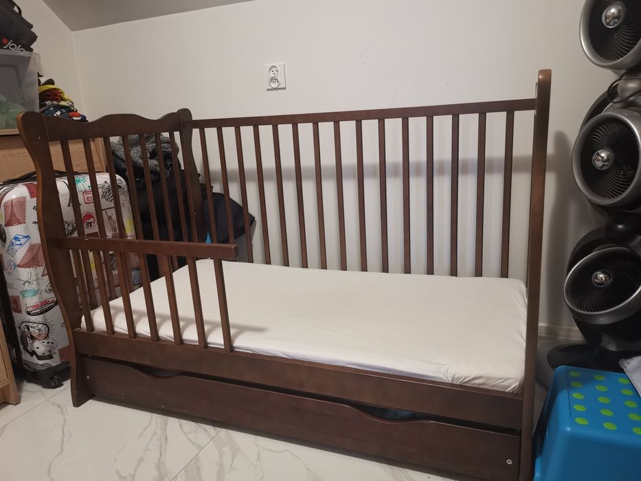 Łóżeczko dziecięce z szufladą