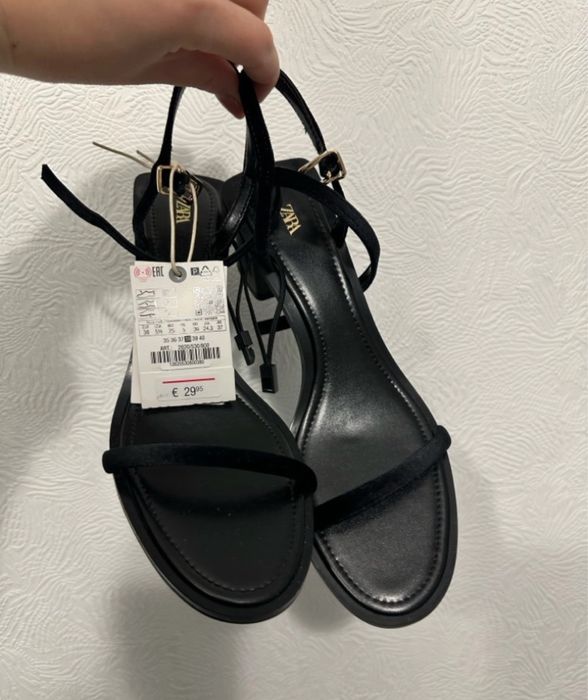 Босоніжки Zara чорні на каблуку, розмір 38, нові з біркою
