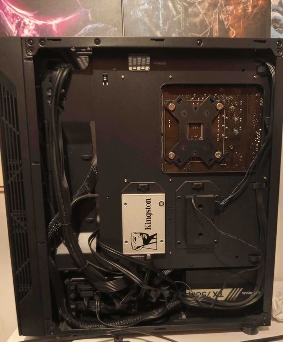 PC - 2060 RTX / i5-9600K / 16GB RAM DDR4/ SSD 120 GB / HDD 1TB /Win11