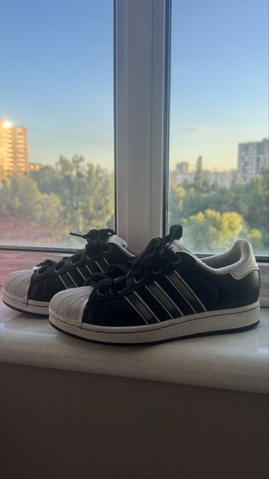 классическая модель Adidas Superstar II
