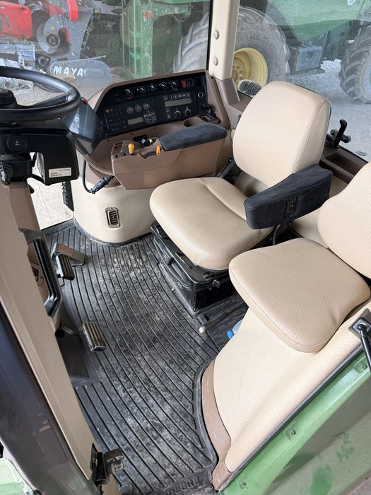 John Deere 8200T