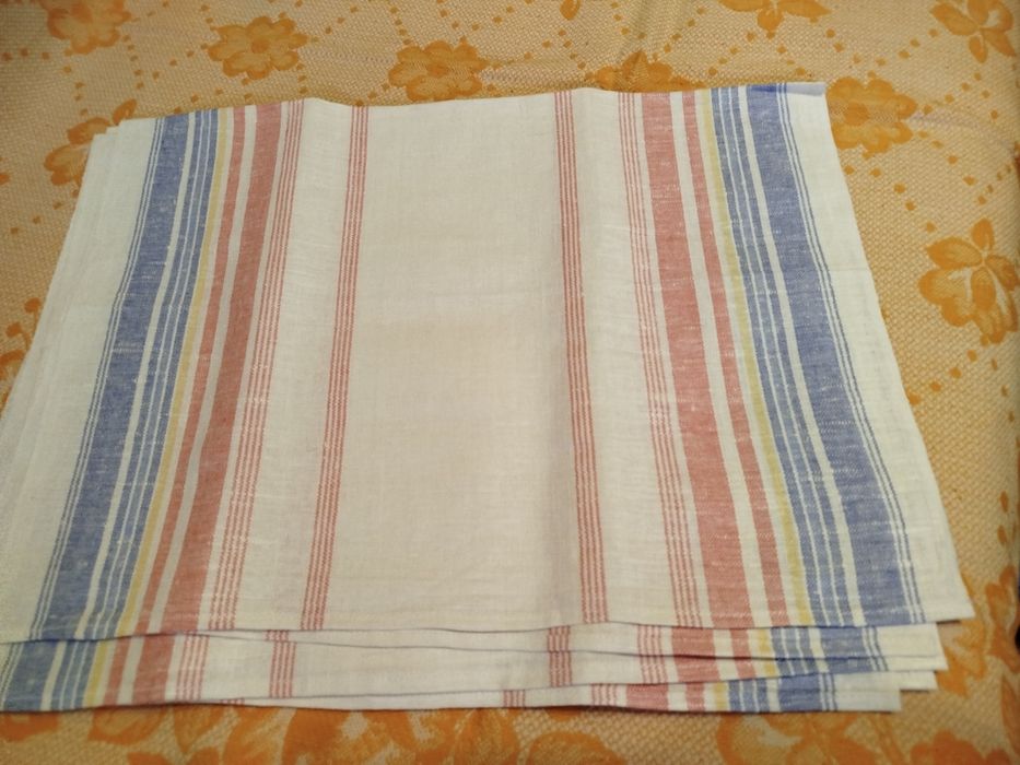 Полотенца  льняные.