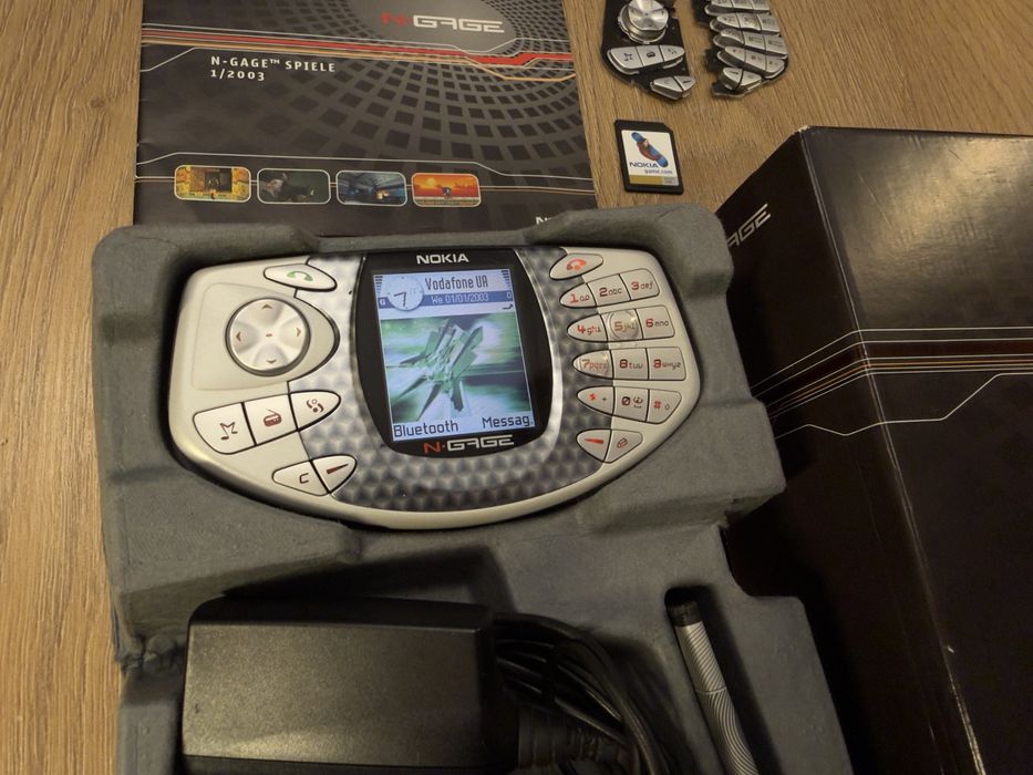 Nokia N-Gage Classic з коробкою