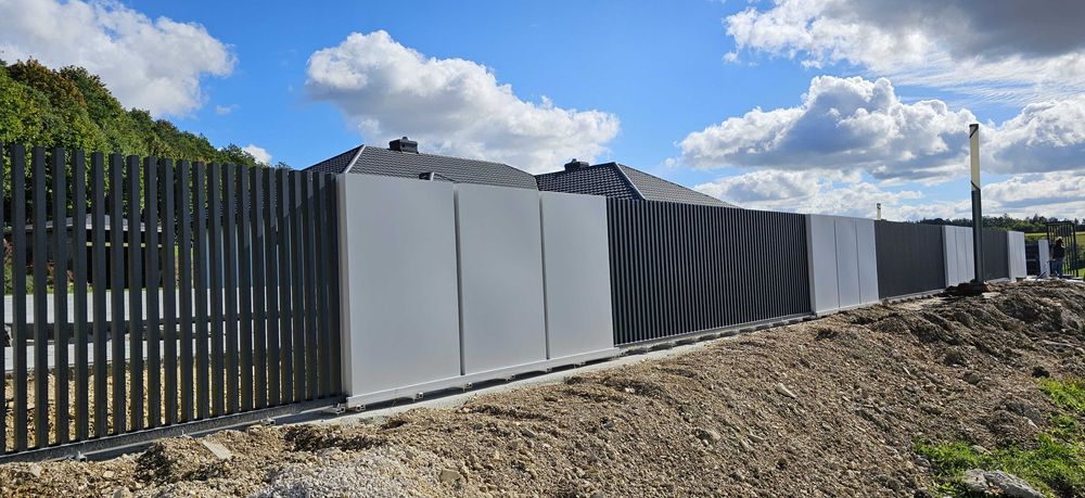 Nowoczesne ogrodzenia z aluminium profile pionowe, grzebieniowe.