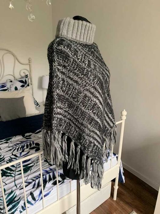 Szare unikatowe ponczo peleryna z frędzlami ciepłe boho jesień S M L