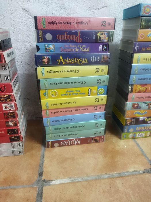 Cassetes VHS, desenho animado, filmes documentos rua sésamo novos