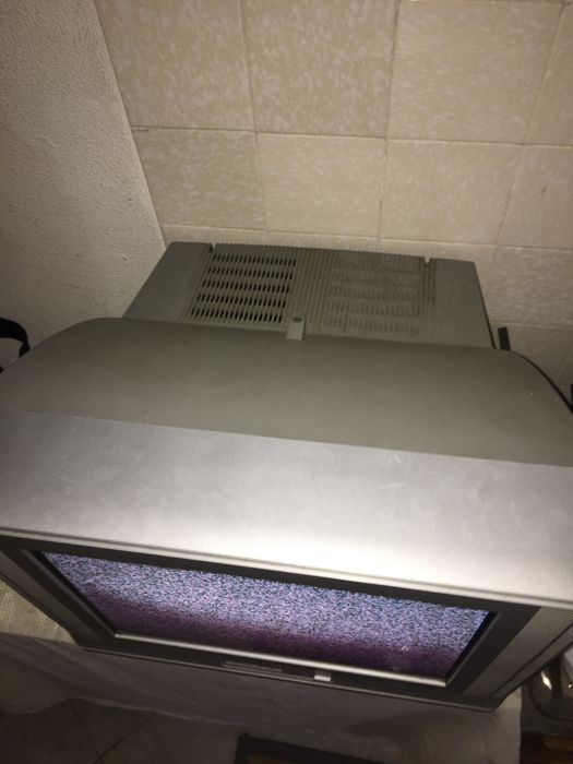 televisão a funcionar