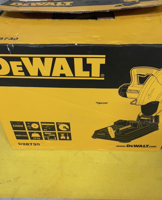Maquina de corte DEMALT