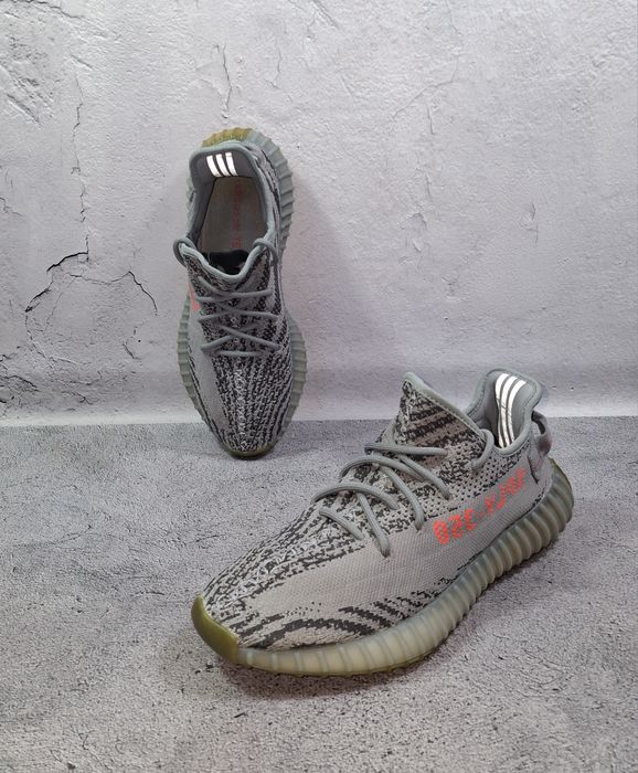 Кроссовки Adidas Yeezy Boost 350V2 Beluga спортивные 700 500