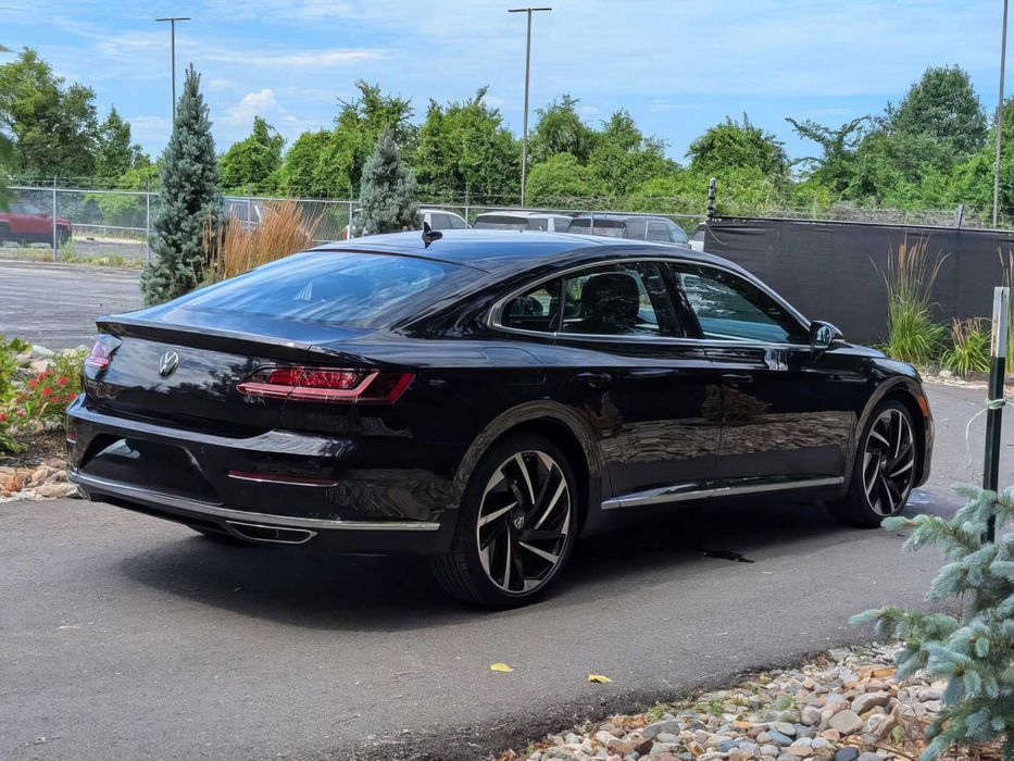 Volkswagen Arteon      2021