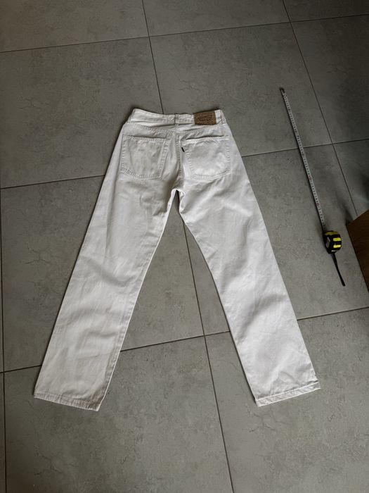 Классические белые джинсы levi's 30/32