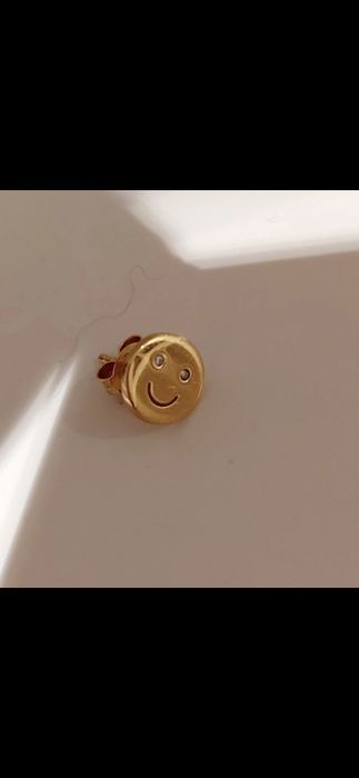 Brinco Olivia Burton com smile