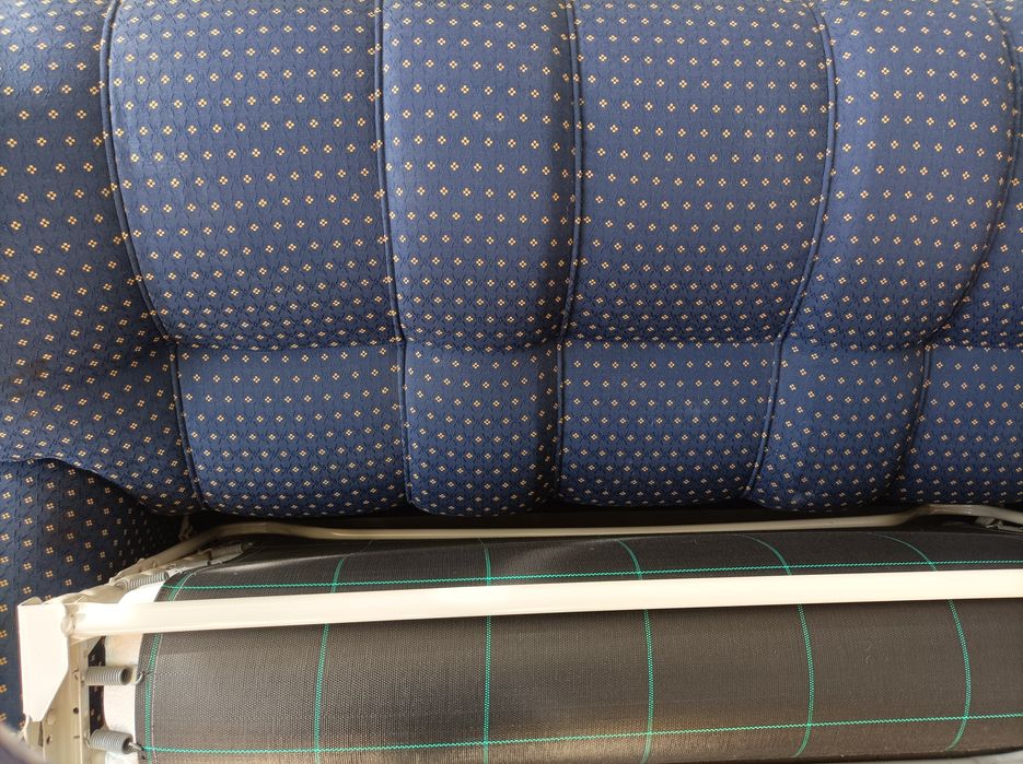 Sofá Cama Azul de Tecido Reforçado