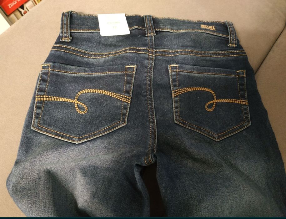 Jeansy miekkke jogginsy 134/140 nowe