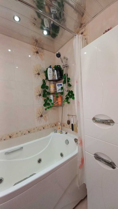 Продаж 2-К кв, вул. Соборності 3