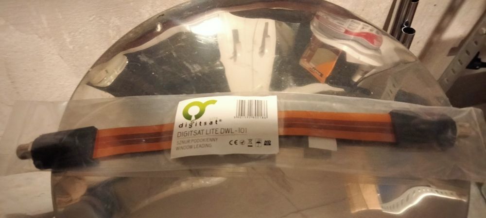 Antenowy - koncentryczny przewód pod okno