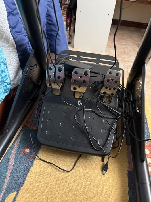 Vendo playseat + volante logitech g923