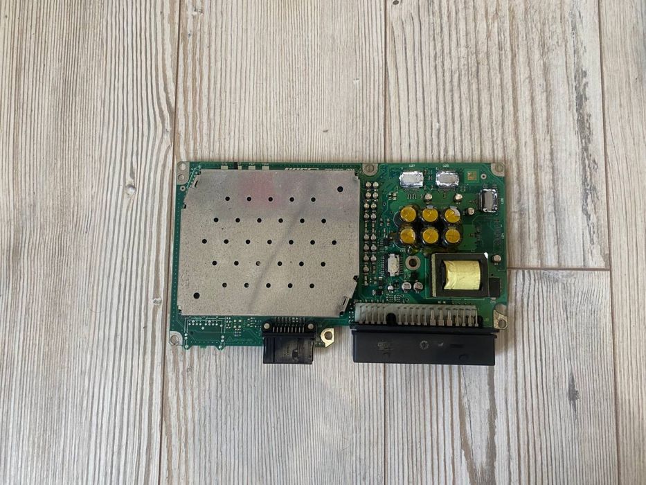 Підсилювач антени AUDI TT 8J0035223 C