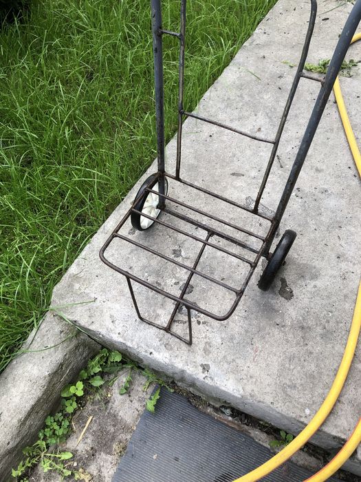 Візок. Тачка. Кравчучка