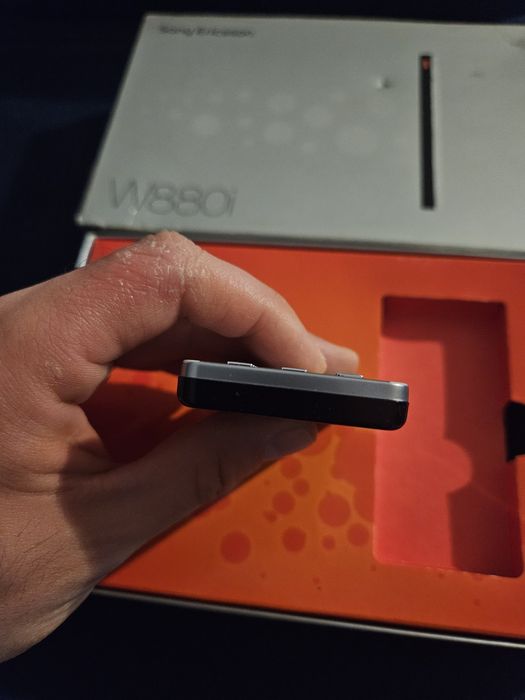 Sony Ericsson w880i cały komplet