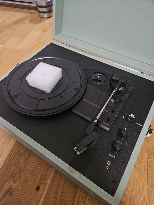 Gramofon marki Crosley Voyager