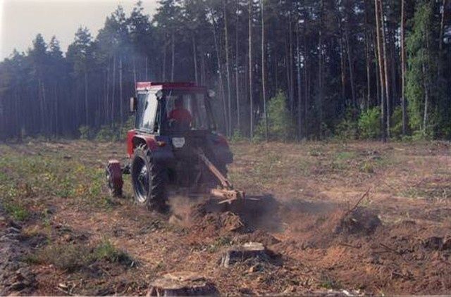 Лісовий плуг ПЛ-75-15М до трактора для нерозкорчованих вирубок!