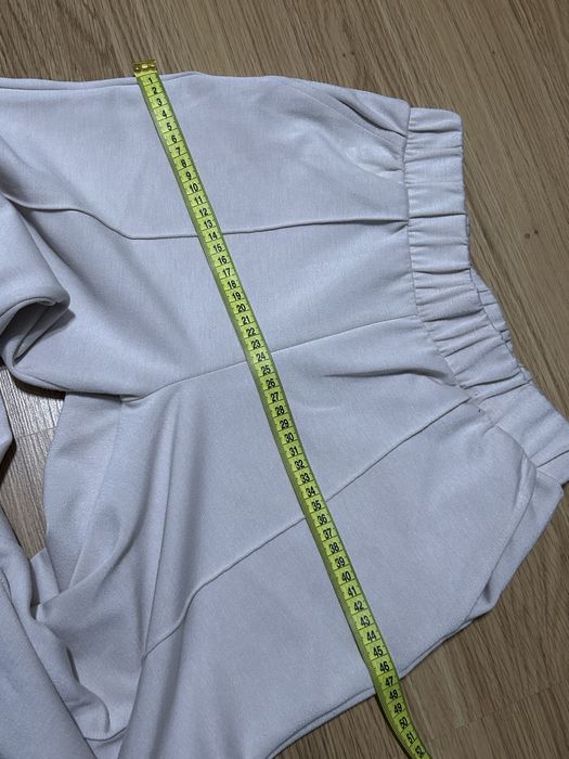 Прямые трикотажные штаны со стрелками