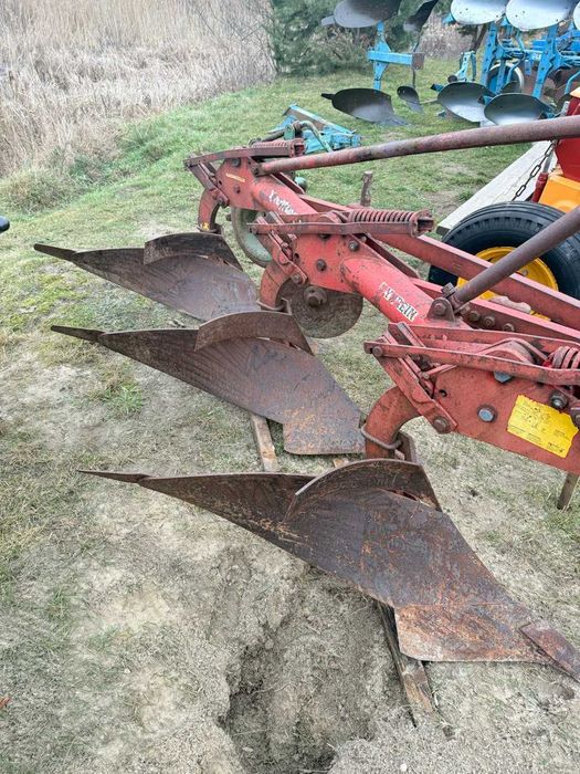 Квернеланд 3-х корпусний Kverneland плуг