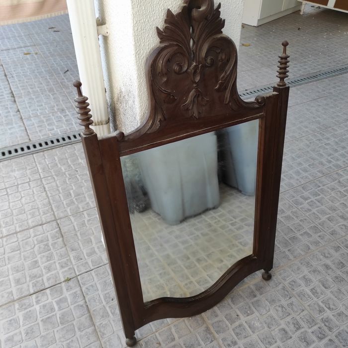 Espelho decorativo em madeira